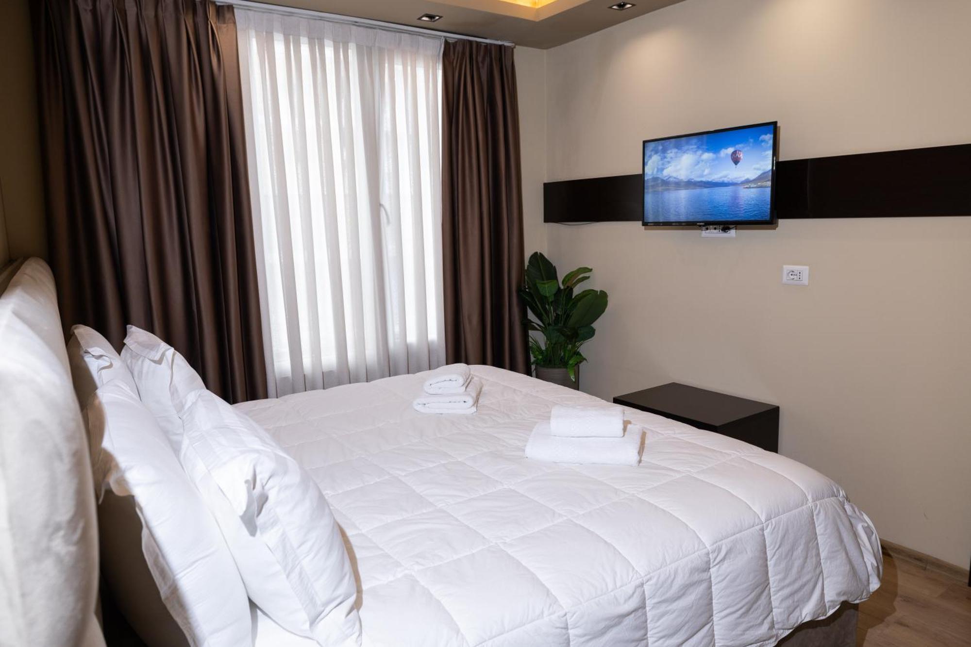 4R Colombo Hotel ティラナ エクステリア 写真