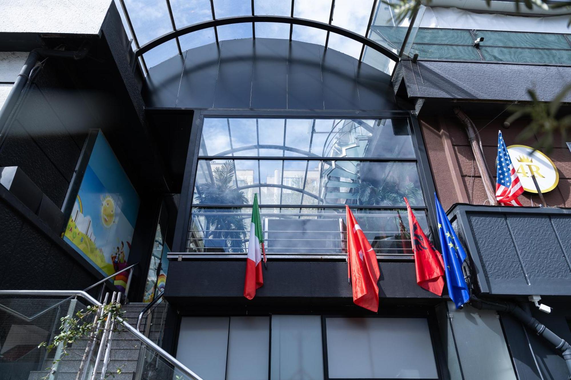 4R Colombo Hotel ティラナ エクステリア 写真