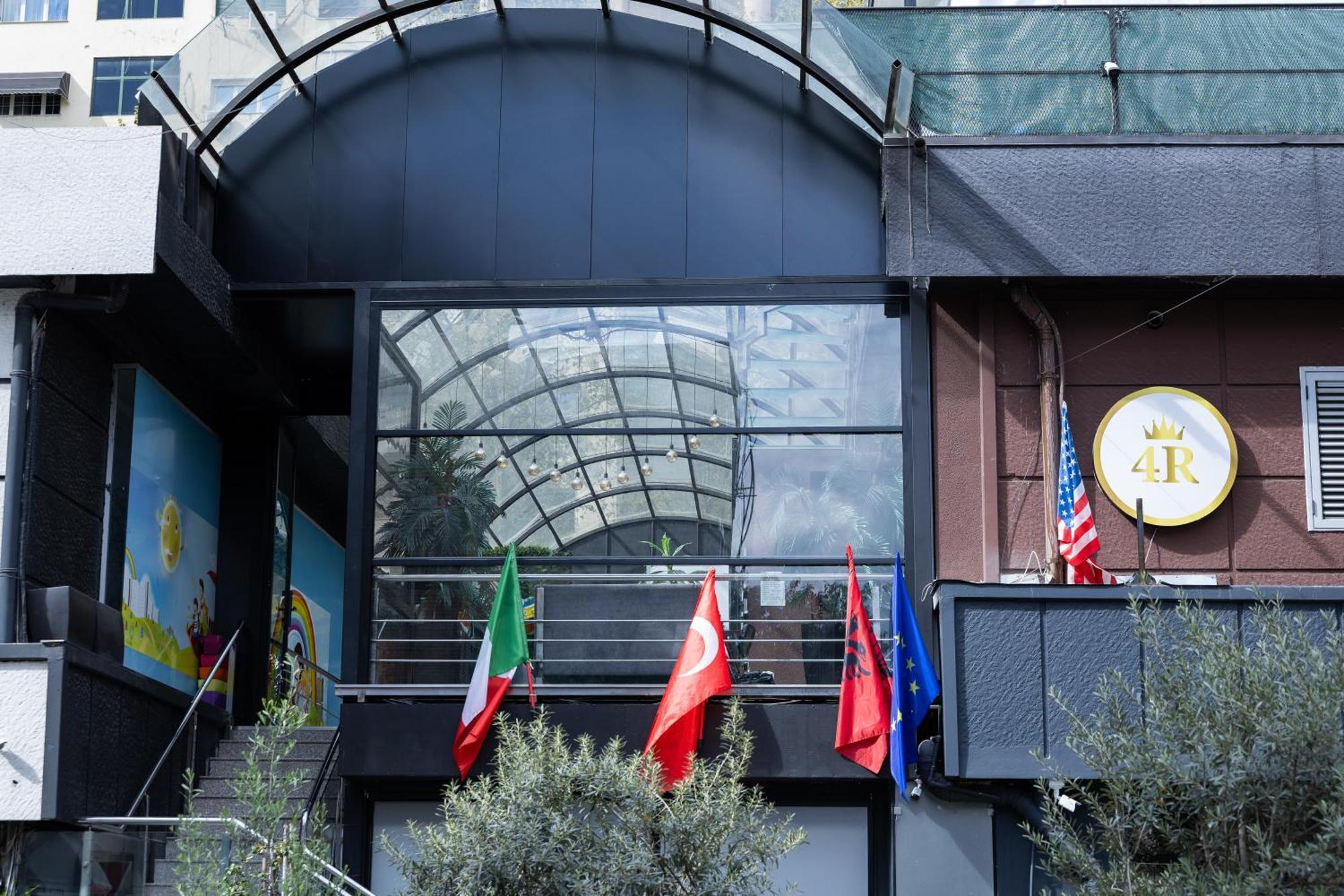 4R Colombo Hotel ティラナ エクステリア 写真
