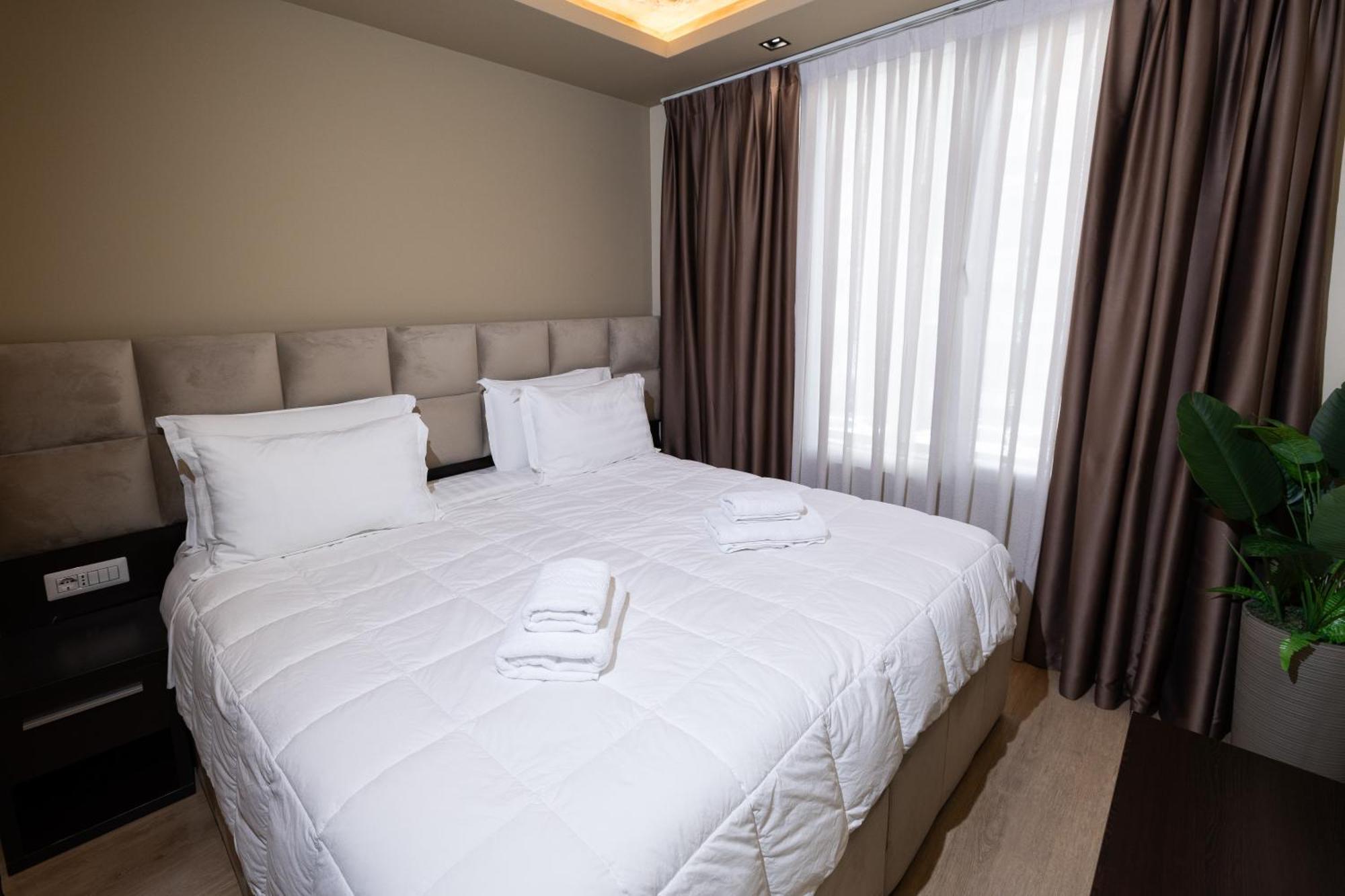 4R Colombo Hotel ティラナ エクステリア 写真