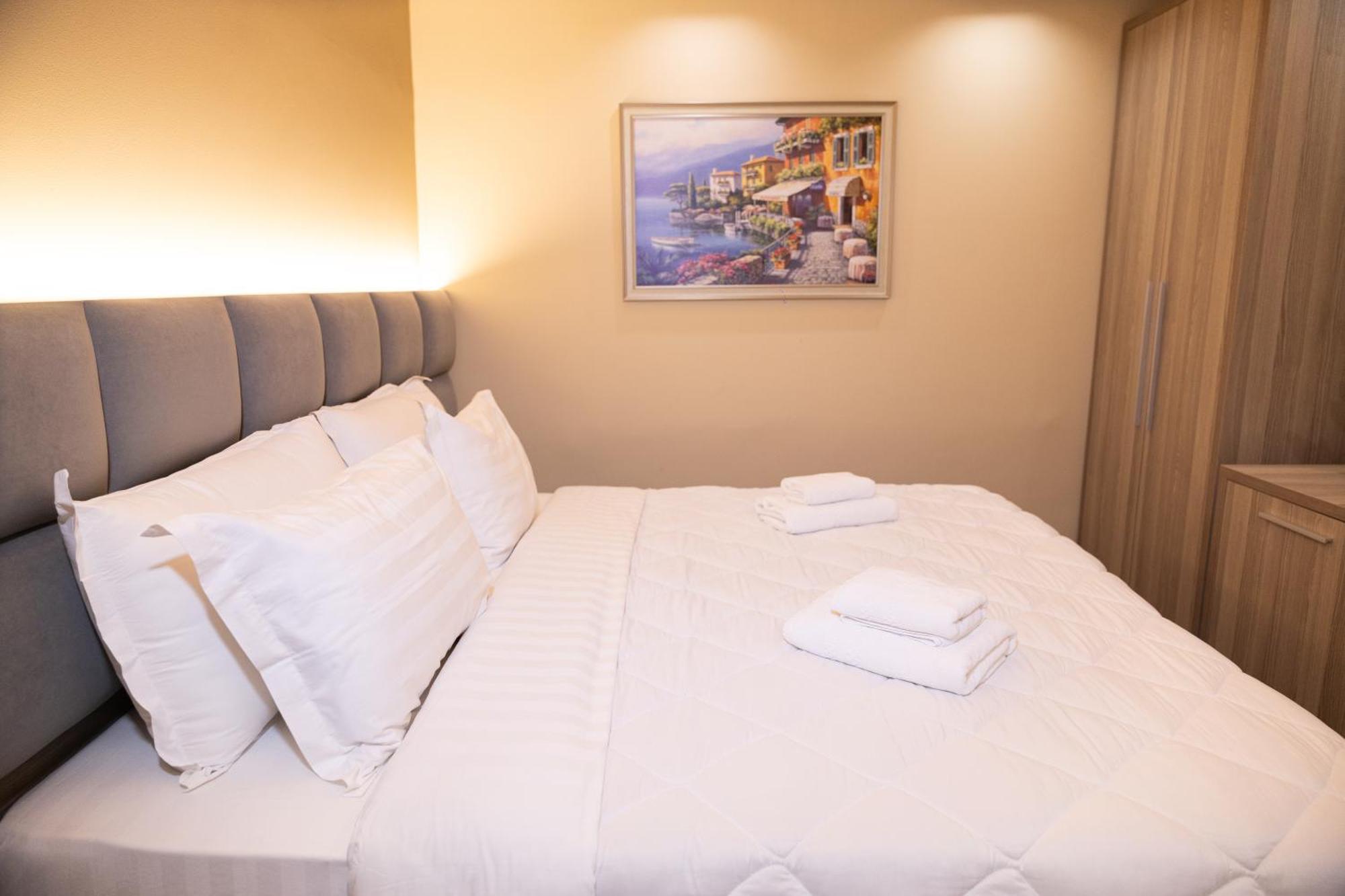 4R Colombo Hotel ティラナ エクステリア 写真