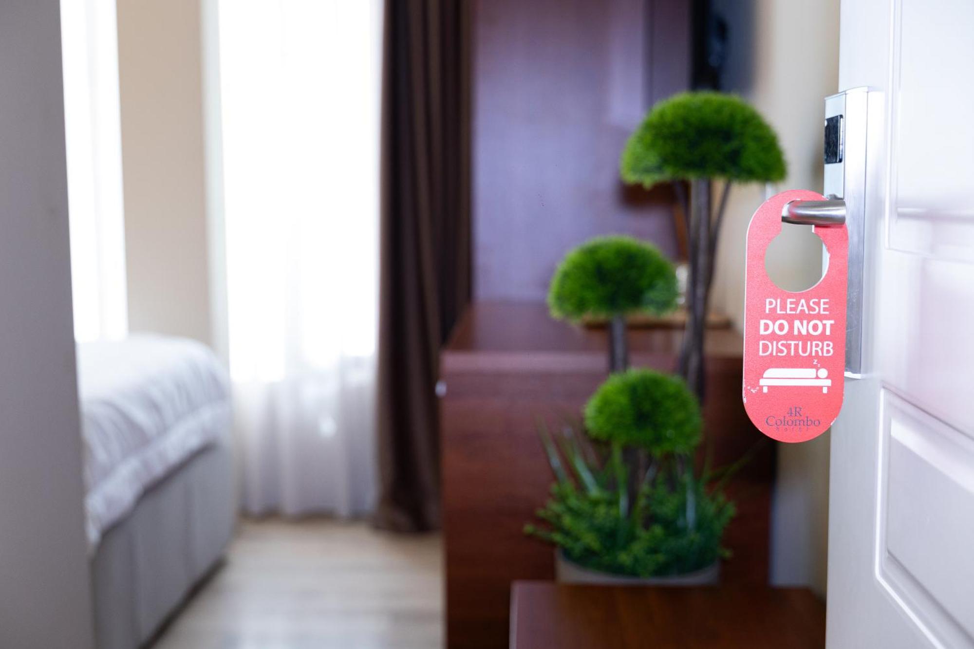 4R Colombo Hotel ティラナ エクステリア 写真