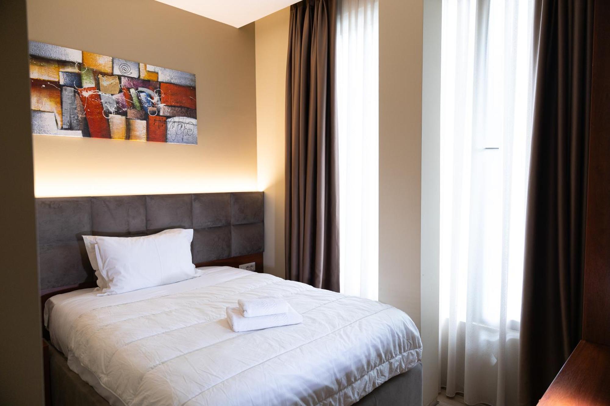 4R Colombo Hotel ティラナ エクステリア 写真
